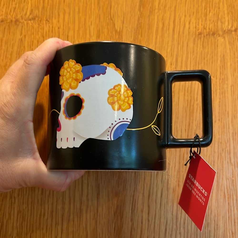 Starbucks Day Of The Dead Dia Los Muertos Halloween 2024 Mug NWT